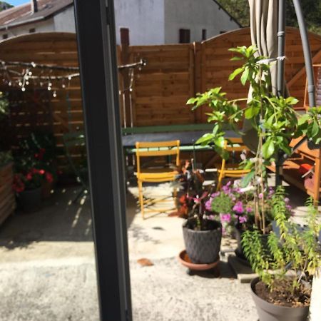 Plein Pied Village Montrond  外观 照片